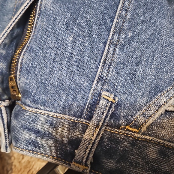 Just Black Patch Pocket Wide-Leg Crop High-Rise Jeans - Picture 13 of 13